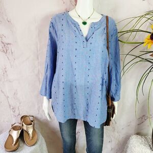 Chicos size 3 or XL embroidered top